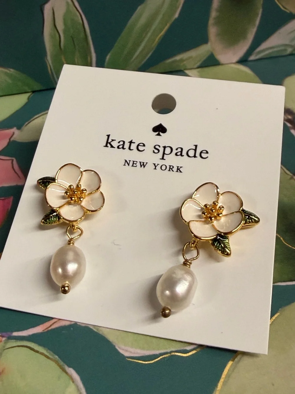 Kate Spade White Flower Pearl Drop Earrings NWT
